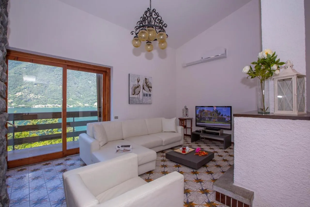 Villa Marilyn Nesso 0*,